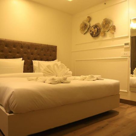 Sapphire Sky Hotel Dehradun Ngoại thất bức ảnh