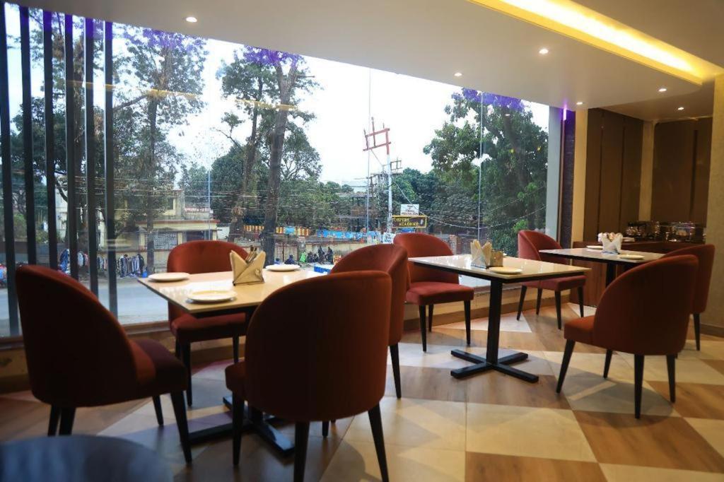 Sapphire Sky Hotel Dehradun Ngoại thất bức ảnh