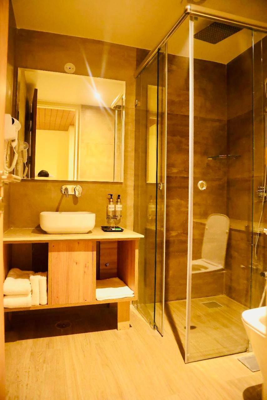 Sapphire Sky Hotel Dehradun Ngoại thất bức ảnh